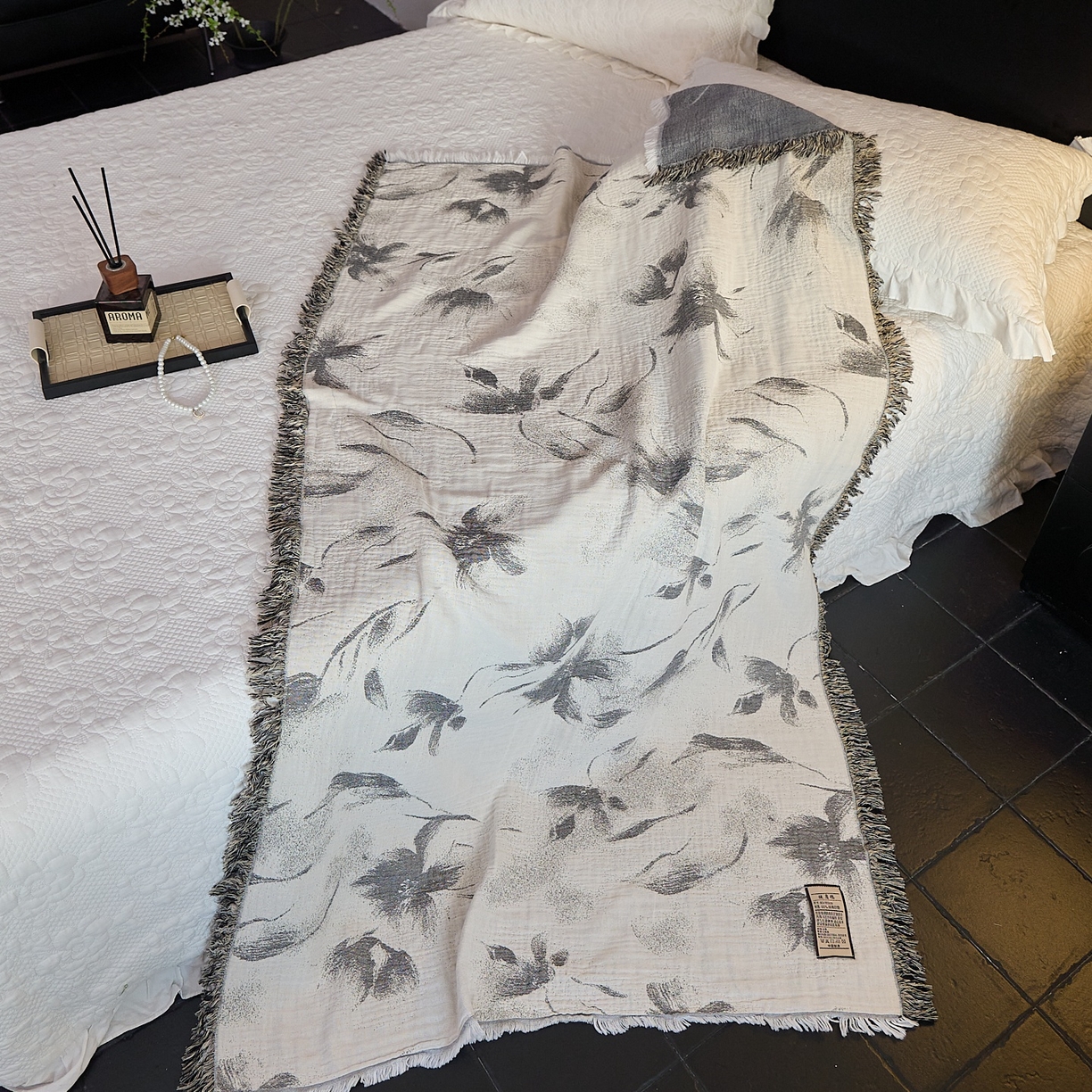 91家纺网 家纺一手货源 找家纺 沐瑟家纺 2025新款流苏披肩毯毛毯毯子 水墨花