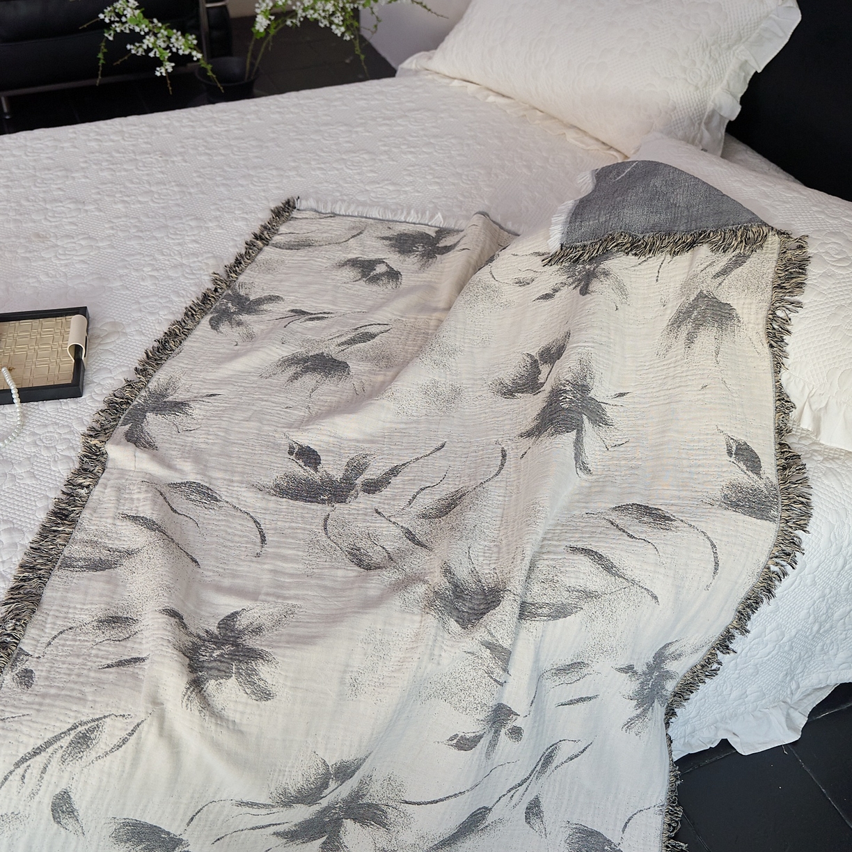 91家纺网 家纺一手货源 找家纺 沐瑟家纺 2025新款流苏披肩毯毛毯毯子 水墨花