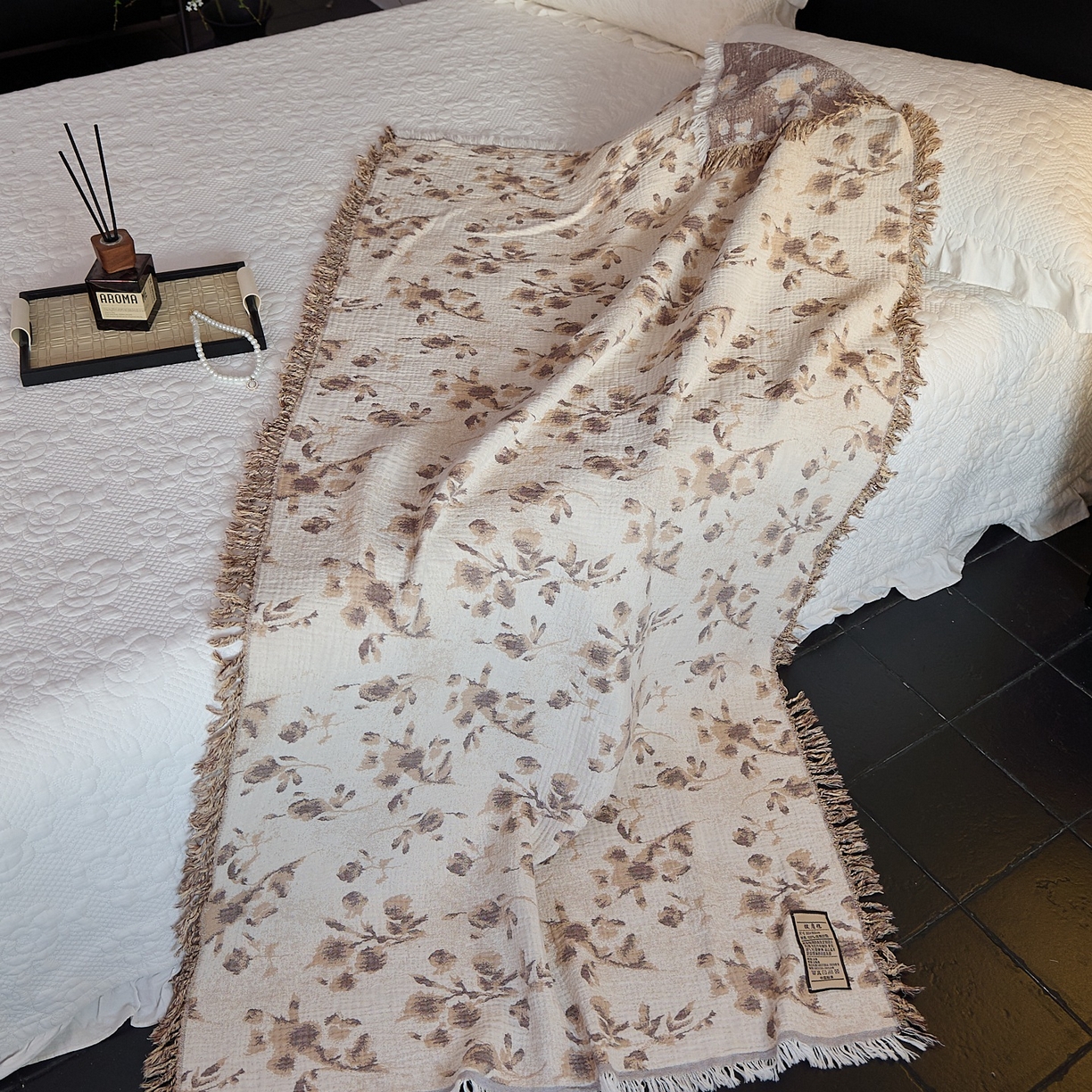 91家纺网 家纺一手货源 找家纺 沐瑟家纺 2025新款流苏披肩毯毛毯毯子 洛颖