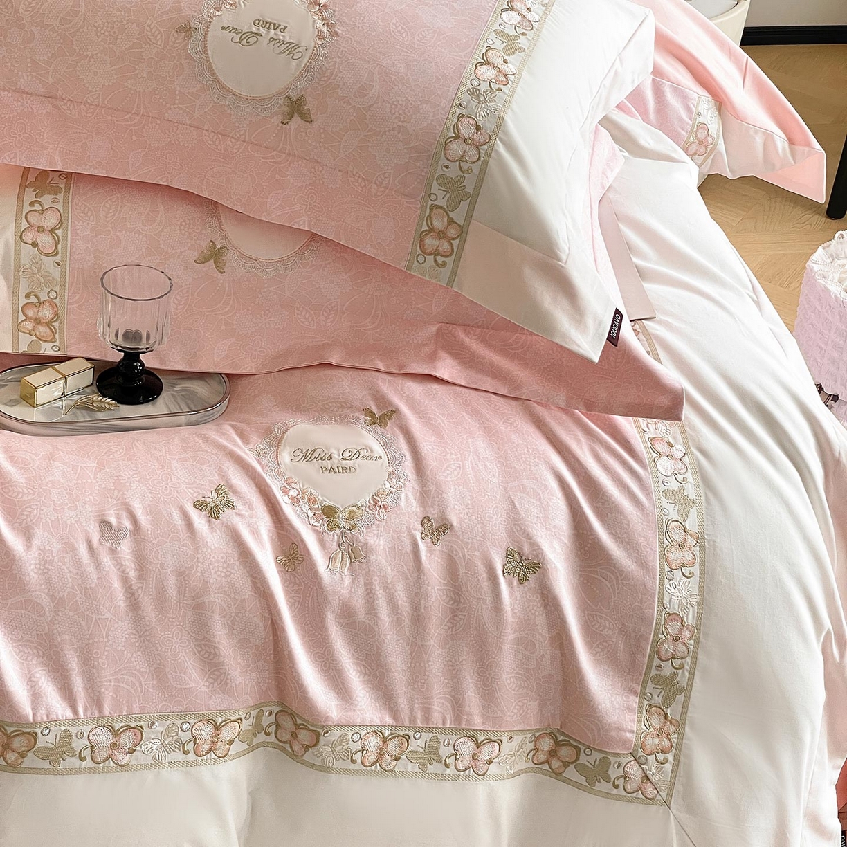 91家纺网 家纺一手货源 找家纺 （总）爱妮菲家纺 2025新款轻奢风A类加厚全棉磨毛四件套纯棉重工刺绣保暖被套床单高级感床笠冬季床