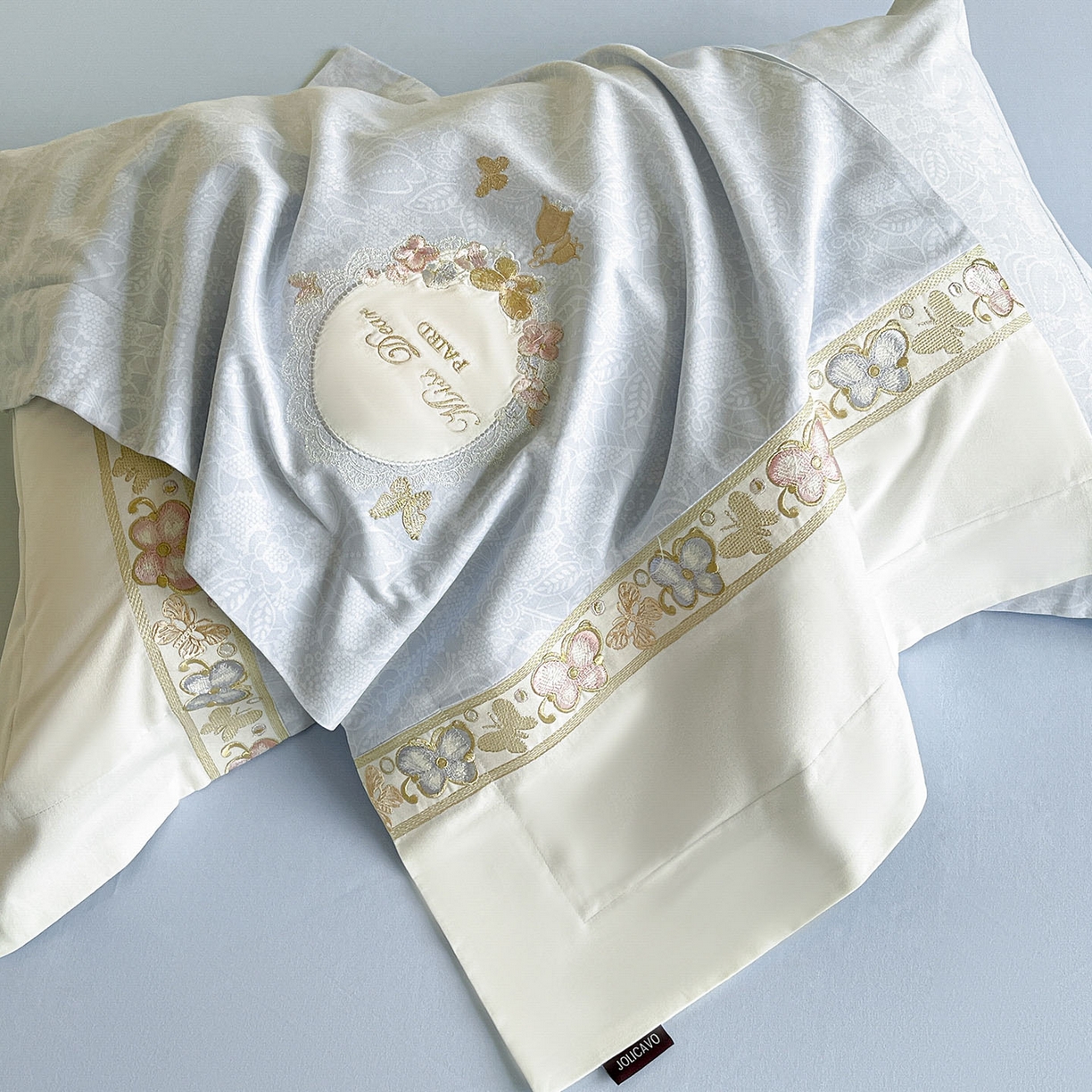 91家纺网 家纺一手货源 找家纺  2025新款轻奢风A类加厚全棉磨毛四件套纯棉重工刺绣保暖被套床单高级感床笠冬季床 罗薇-慕蓝