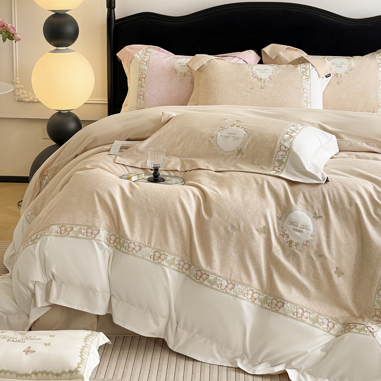 91家纺网 家纺一手货源 找家纺  2025新款轻奢风A类加厚全棉磨毛四件套纯棉重工刺绣保暖被套床单高级感床笠冬季床 罗薇-暖棕