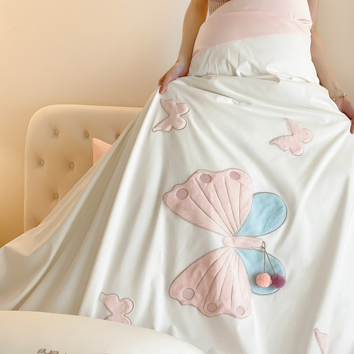 91家纺网 家纺一手货源 找家纺 （总）曼布缇 2025新款加厚全棉纯棉磨毛绣花四件套-艾薇（会员减20 券后358元起）