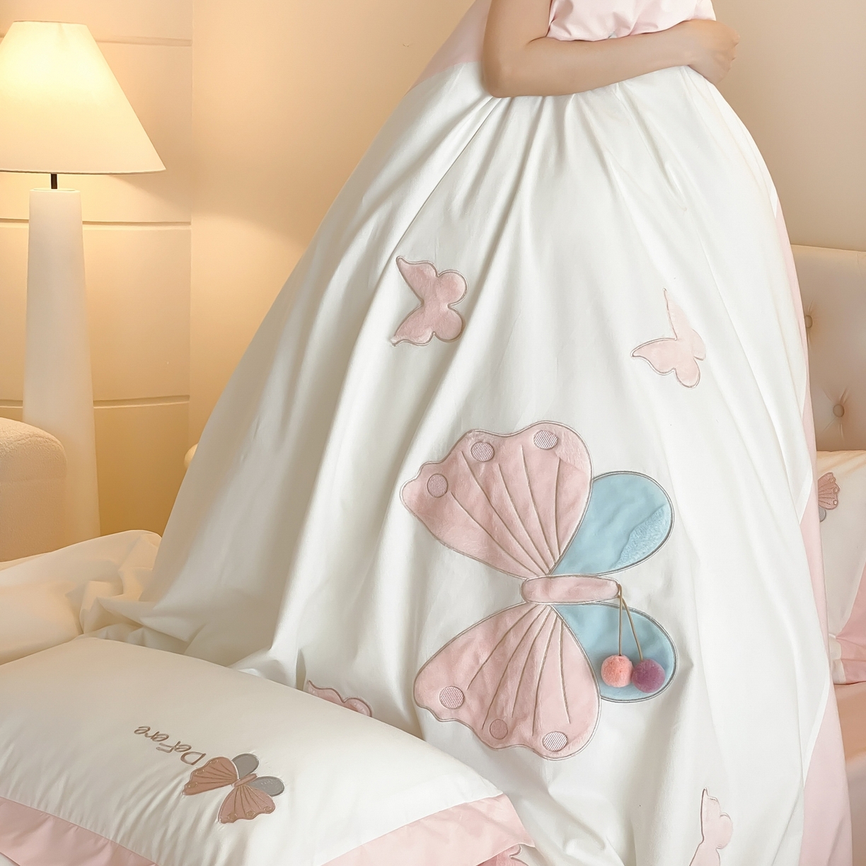 91家纺网 家纺一手货源 找家纺 （总）曼布缇 2025新款加厚全棉纯棉磨毛绣花四件套-艾薇（会员减20 券后358元起）