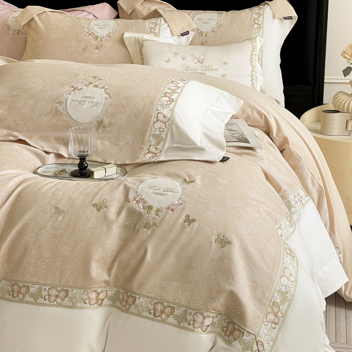 91家纺网 家纺一手货源 找家纺 （总）乔利卡沃 2025新款轻奢风A类加厚全棉磨毛四件套纯棉重工刺绣保暖被套床单高级感床笠冬季床