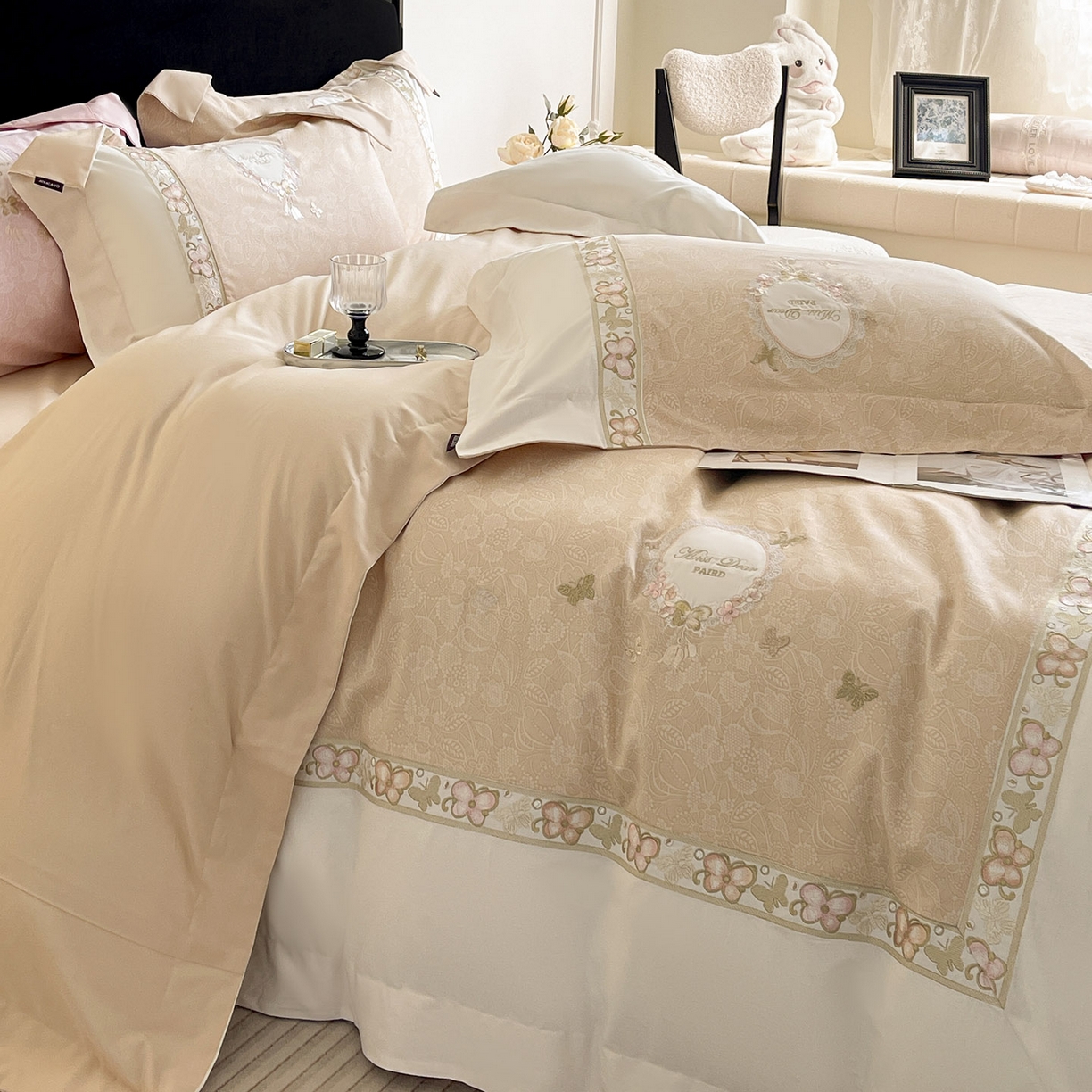 91家纺网 家纺一手货源 找家纺 （总）乔利卡沃 2025新款轻奢风A类加厚全棉磨毛四件套纯棉重工刺绣保暖被套床单高级感床笠冬季床