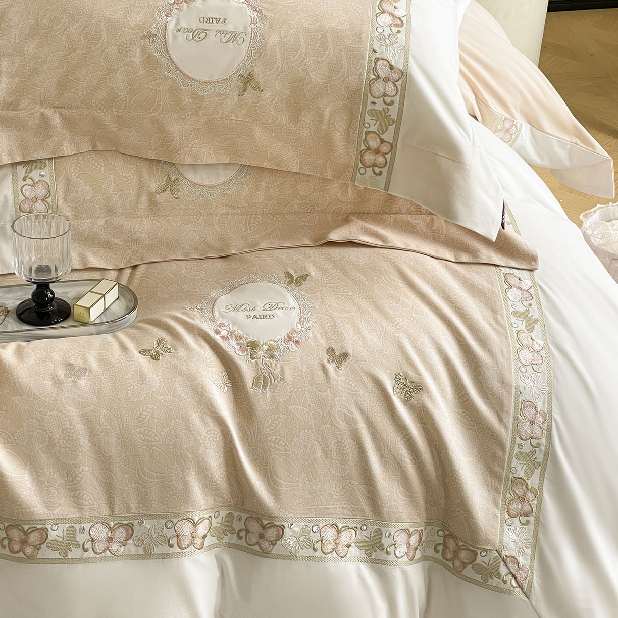 91家纺网 家纺一手货源 找家纺 （总）乔利卡沃 2025新款轻奢风A类加厚全棉磨毛四件套纯棉重工刺绣保暖被套床单高级感床笠冬季床