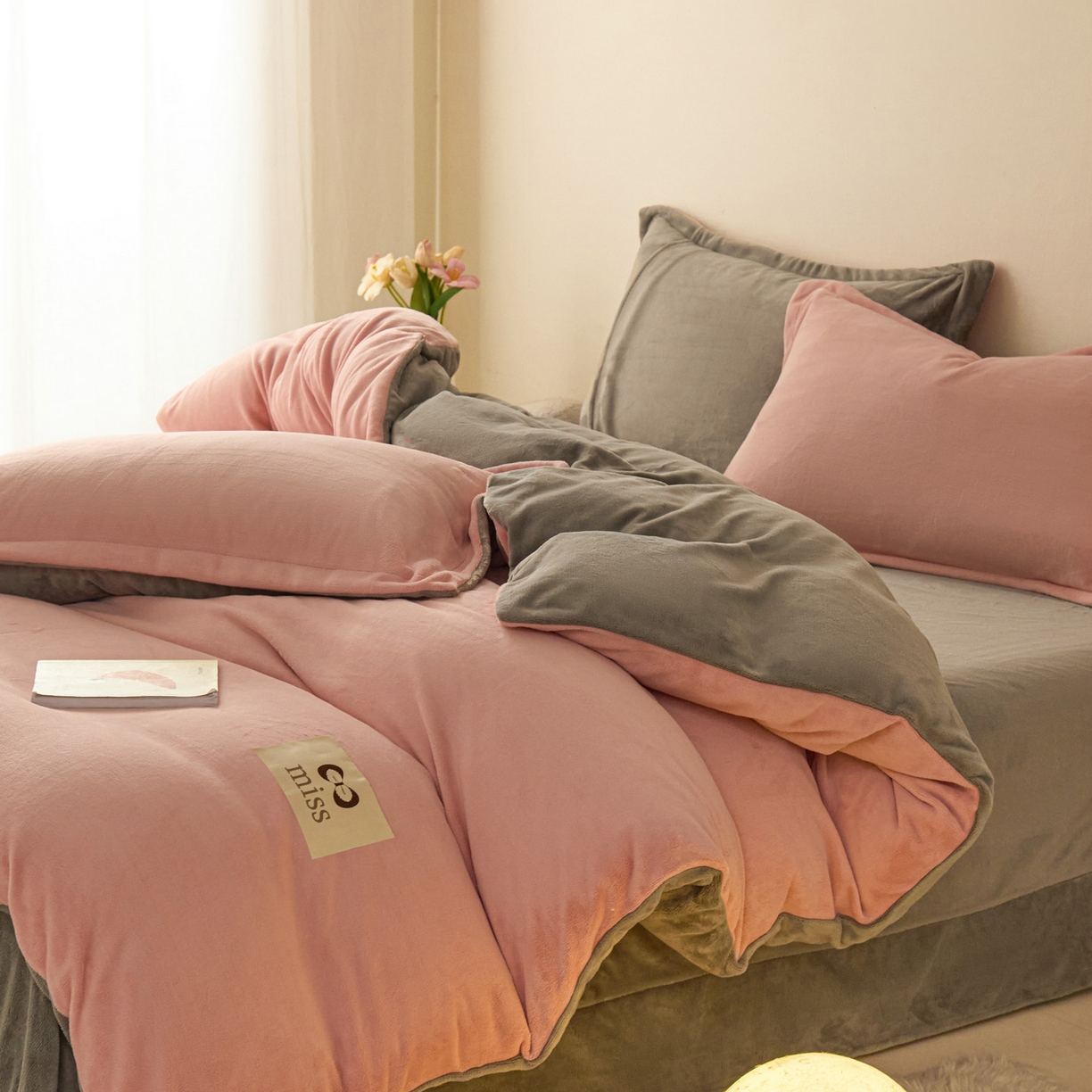 91家纺网 家纺一手货源 找家纺 （总）鑫琪莱家纺 2025新款高克重牛奶绒双拼四件套