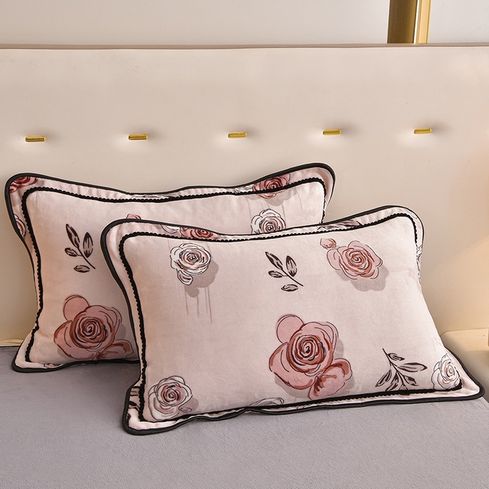 91家纺网 家纺一手货源 找家纺 佳一 2025新款高克重8-9斤 印花牛奶绒四件套 爱丽丝