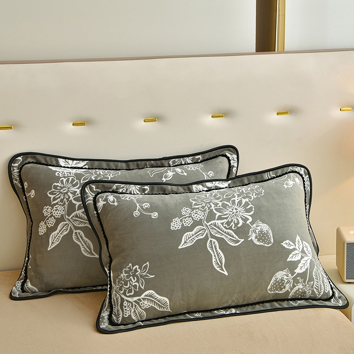 91家纺网 家纺一手货源 找家纺 佳一 2025新款高克重8-9斤 印花牛奶绒四件套 里物