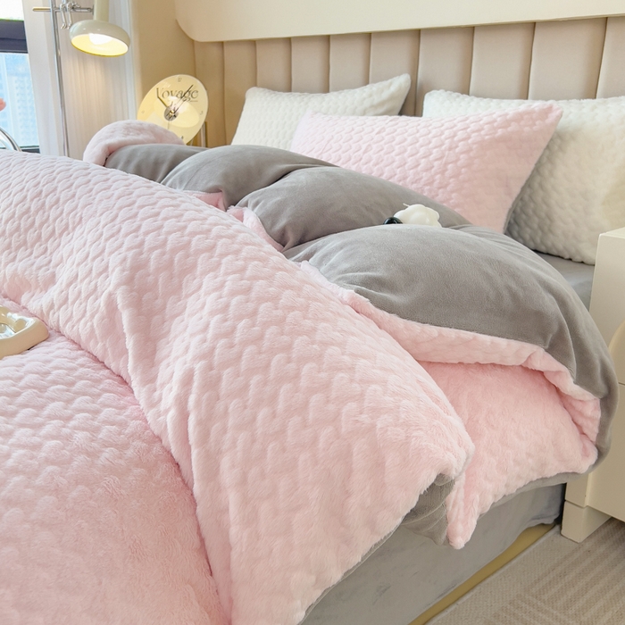 印季家纺 2025新款爱心款压花兔毛绒四件套 少女粉-灰