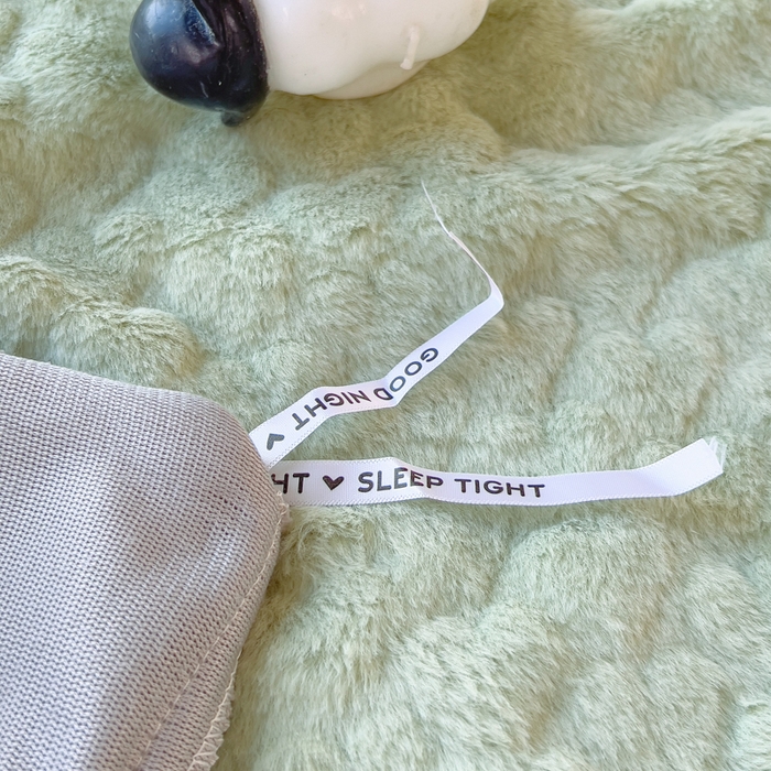 91家纺网 家纺一手货源 找家纺 印季家纺 2025新款爱心款压花兔毛绒四件套 水绿-灰