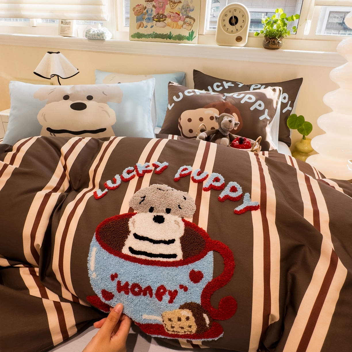 91家纺网 家纺一手货源 找家纺 （总）呗旺鹿 2025新款全棉纯棉卡通大版数码毛巾绣工艺款茶杯小狗四件套