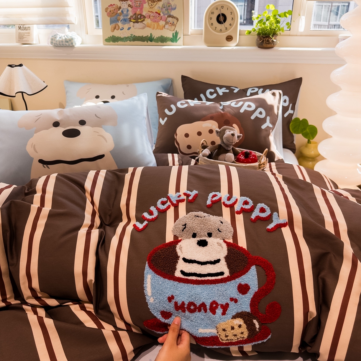 91家纺网 家纺一手货源 找家纺 （总）呗旺鹿 2025新款全棉纯棉卡通大版数码毛巾绣工艺款茶杯小狗四件套