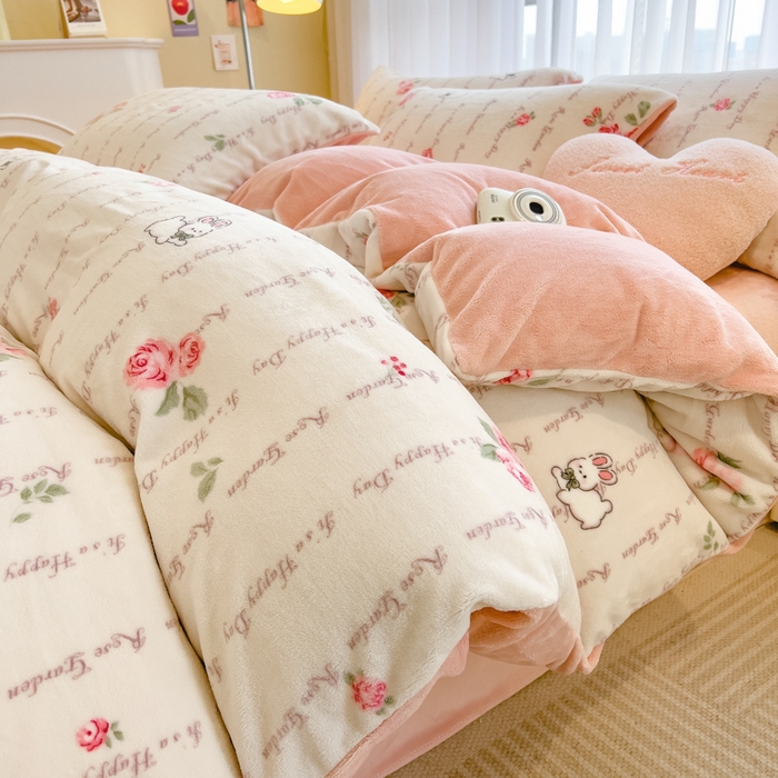 91家纺网 家纺一手货源 找家纺 印季家纺 2025新款加厚印花保暖牛奶绒四件套 雀跃