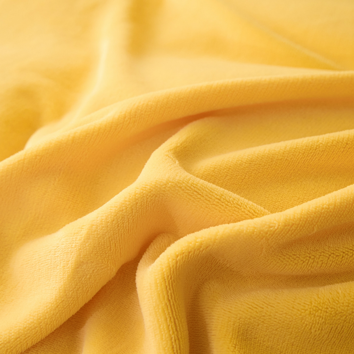 91家纺网 家纺一手货源 找家纺 鑫琪莱家纺 2025新款高克重牛奶绒双拼四件套 柠檬黄风暴蓝