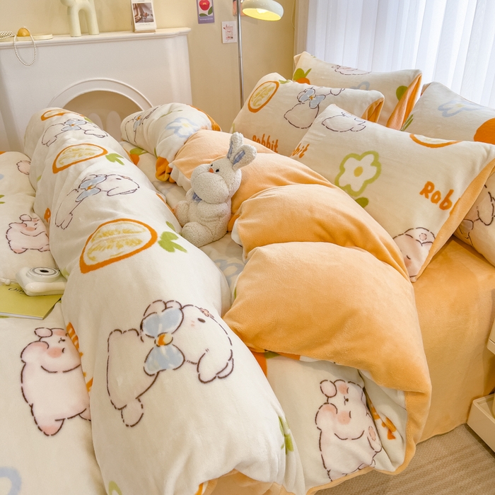 91家纺网 家纺一手货源 找家纺 印季家纺 2025新款加厚印花保暖牛奶绒四件套 橙小兔