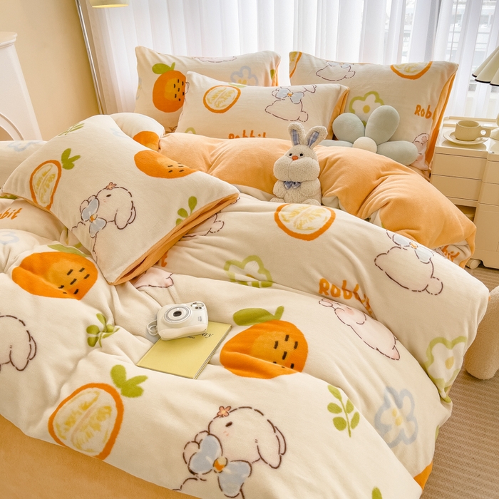 91家纺网 家纺一手货源 找家纺 印季家纺 2025新款加厚印花保暖牛奶绒四件套 橙小兔