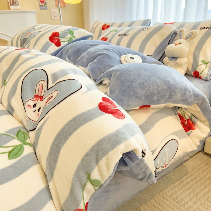 印季家纺 2025新款加厚印花保暖牛奶绒四件套 赤茶樱桃