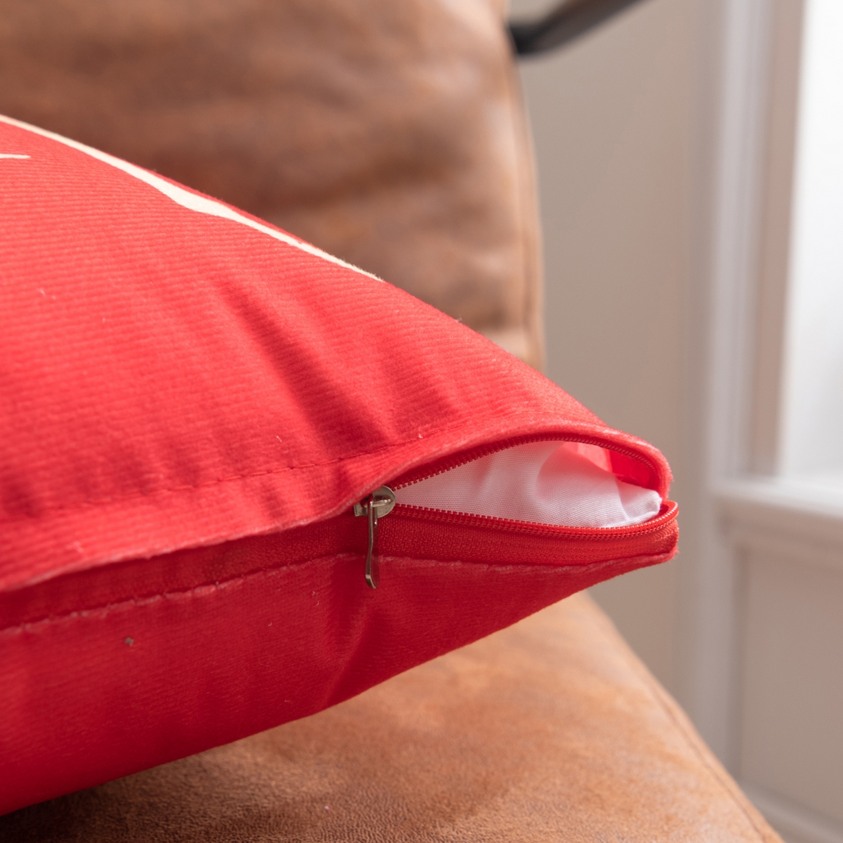 91家纺网 家纺一手货源 找家纺 博笔熊家纺 2025新款马年可爱短毛绒抱枕 马上有福