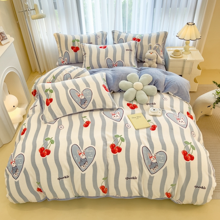 91家纺网 家纺一手货源 找家纺 印季家纺 2025新款加厚印花保暖牛奶绒四件套 赤茶樱桃