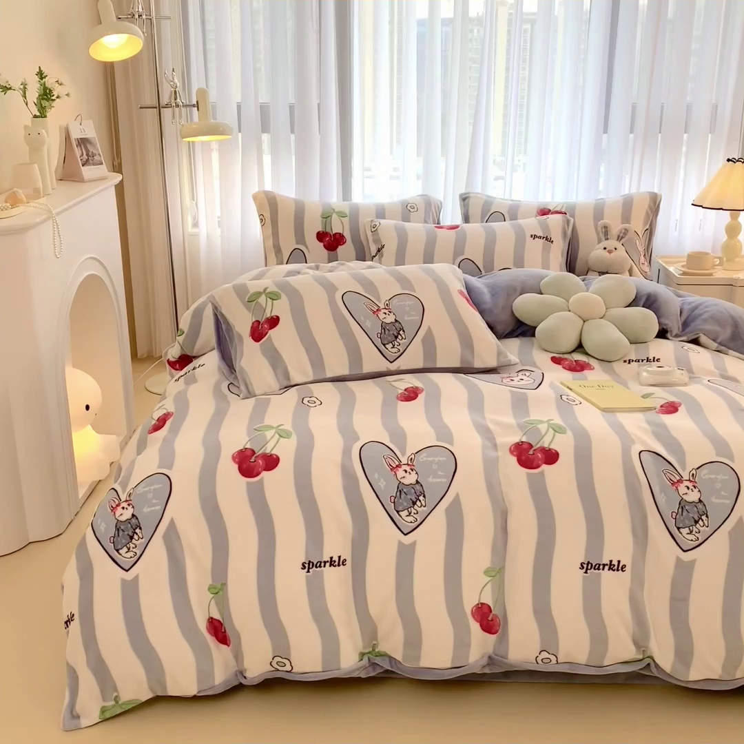 91家纺网 家纺一手货源 找家纺 印季家纺 2025新款加厚印花保暖牛奶绒四件套 赤茶樱桃