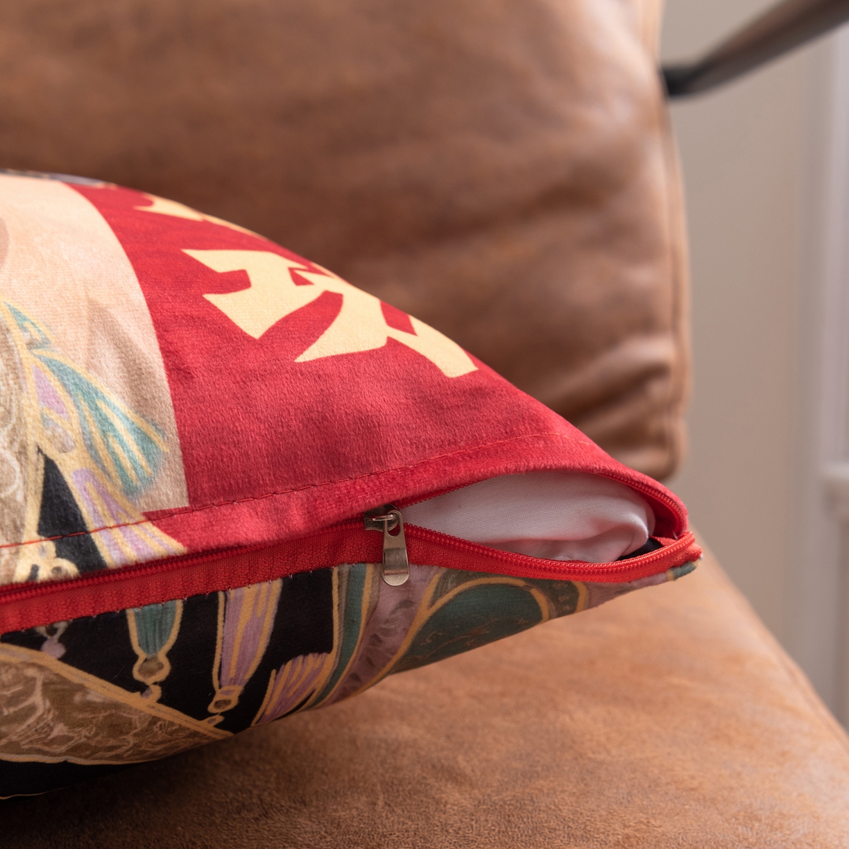 91家纺网 家纺一手货源 找家纺 博笔熊家纺 2025新款马年荷兰绒抱枕 马到成功