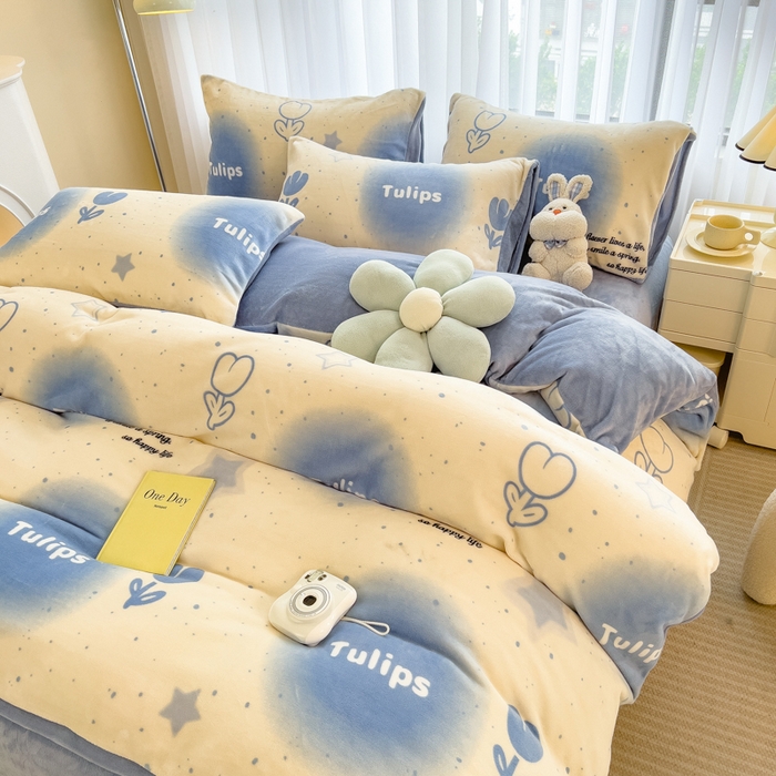 91家纺网 家纺一手货源 找家纺 印季家纺 2025新款加厚印花保暖牛奶绒四件套 馥郁-兰