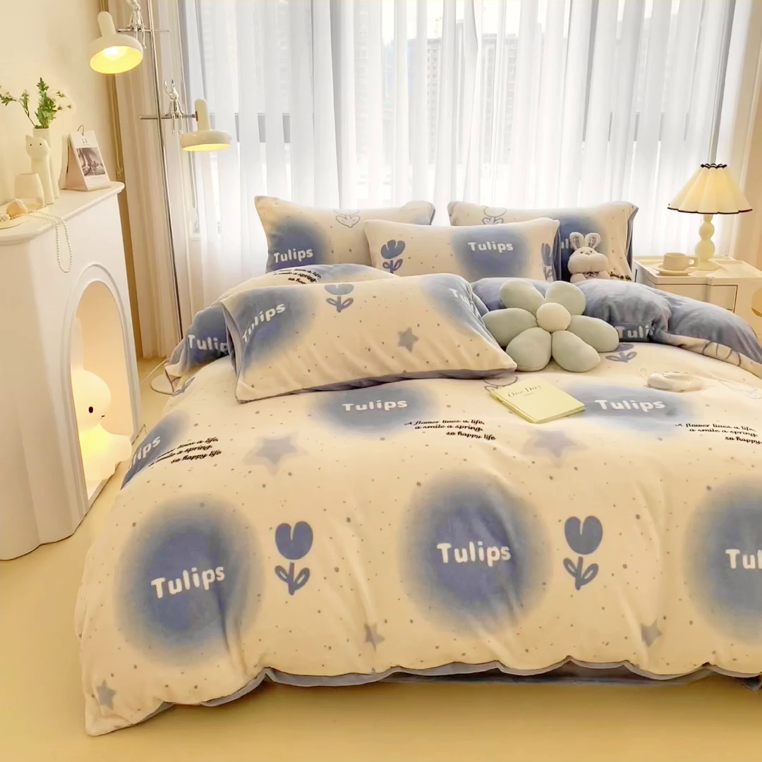 91家纺网 家纺一手货源 找家纺 印季家纺 2025新款加厚印花保暖牛奶绒四件套 馥郁-兰