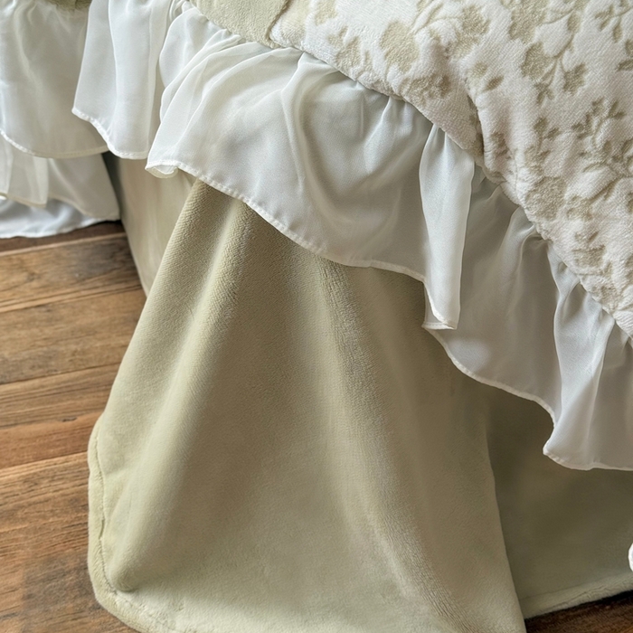 91家纺网 家纺一手货源 找家纺 佳汐蓝家纺 2025新款230g牛奶绒雕花四件套-泡芙（卷后不低于298元) 泡芙-绿色