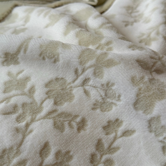 91家纺网 家纺一手货源 找家纺 佳汐蓝家纺 2025新款230g牛奶绒雕花四件套-泡芙（卷后不低于298元) 泡芙-绿色