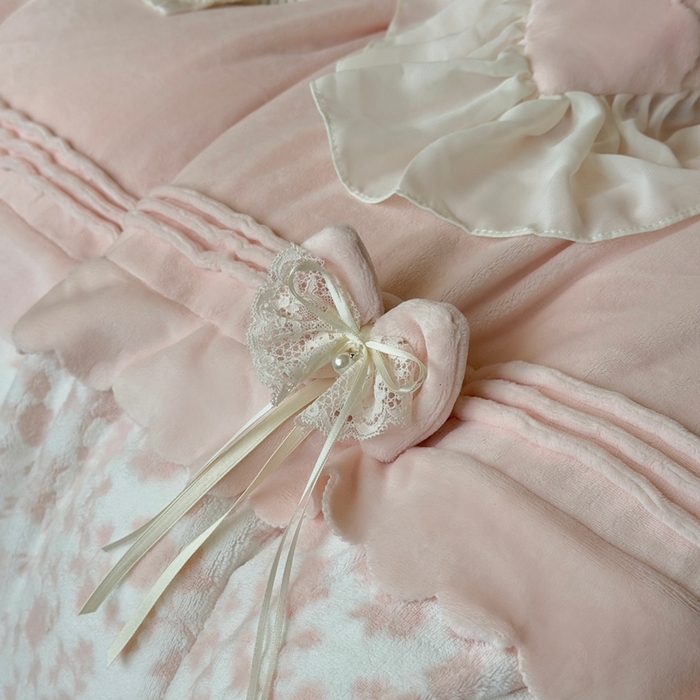 91家纺网 家纺一手货源 找家纺 佳汐蓝家纺 2025新款230g牛奶绒雕花四件套-泡芙（卷后不低于298元) 泡芙-粉色