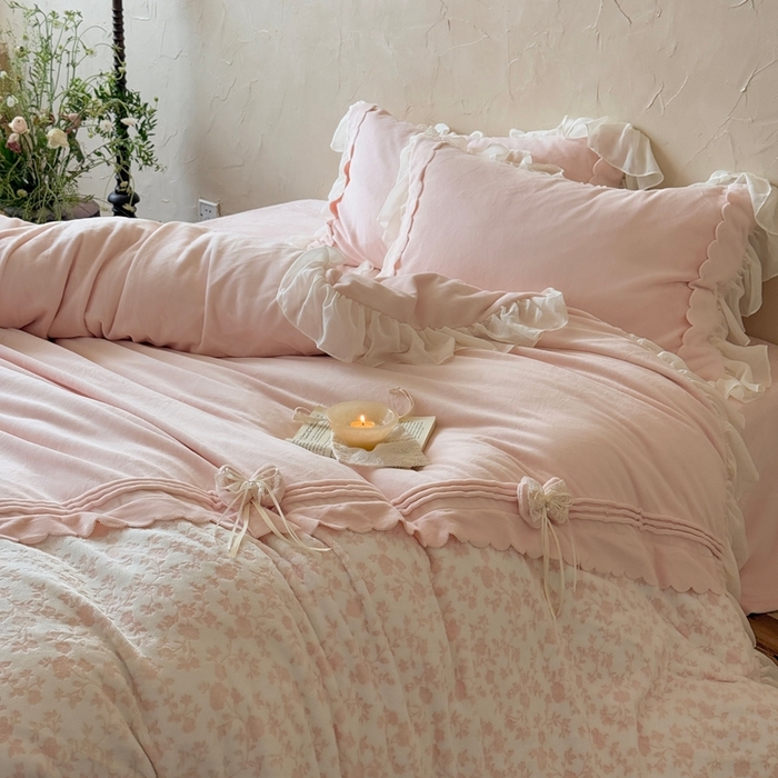 91家纺网 家纺一手货源 找家纺 佳汐蓝家纺 2025新款230g牛奶绒雕花四件套-泡芙（卷后不低于298元) 泡芙-粉色