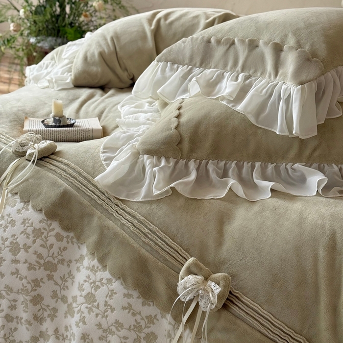 91家纺网 家纺一手货源 找家纺 佳汐蓝家纺 2025新款230g牛奶绒雕花四件套-泡芙（卷后不低于298元) 泡芙-绿色