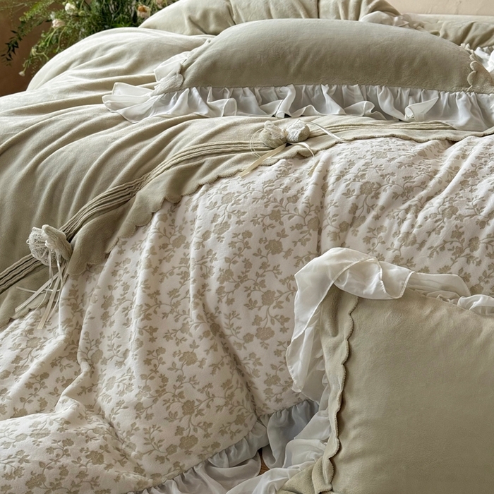 91家纺网 家纺一手货源 找家纺 佳汐蓝家纺 2025新款230g牛奶绒雕花四件套-泡芙（卷后不低于298元) 泡芙-绿色