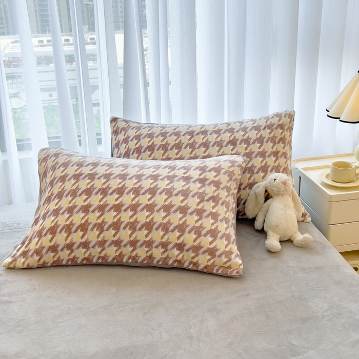 91家纺网 家纺一手货源 找家纺 印季家纺 2025新款加厚印花保暖牛奶绒四件套 格调-咖