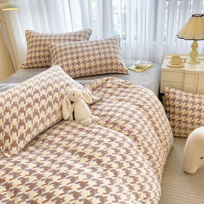 91家纺网 家纺一手货源 找家纺 印季家纺 2025新款加厚印花保暖牛奶绒四件套 格调-咖