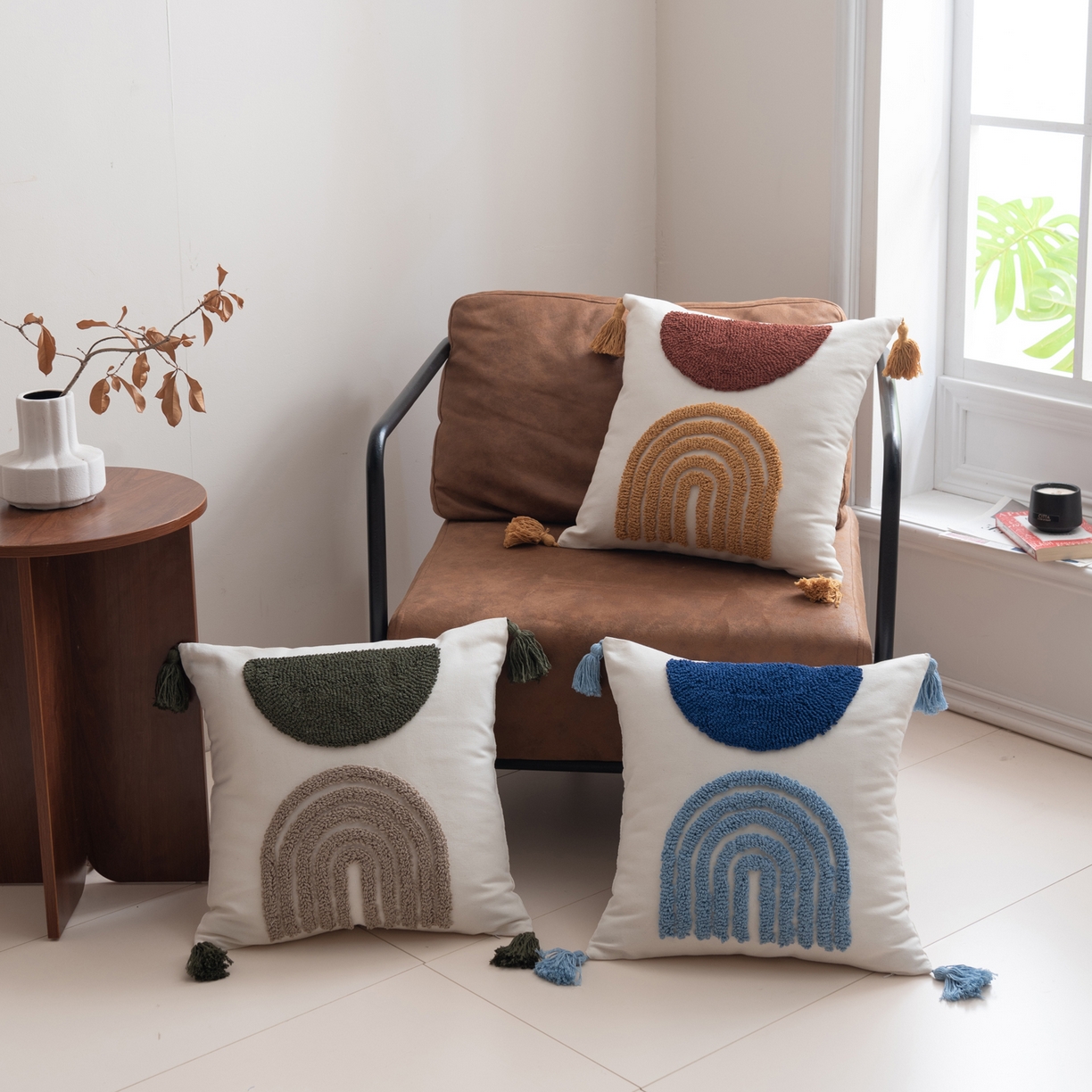 91家纺网 家纺一手货源 找家纺 博笔熊家纺 2025新款北欧绣花流苏抱枕 组合图仅供展示不可下单