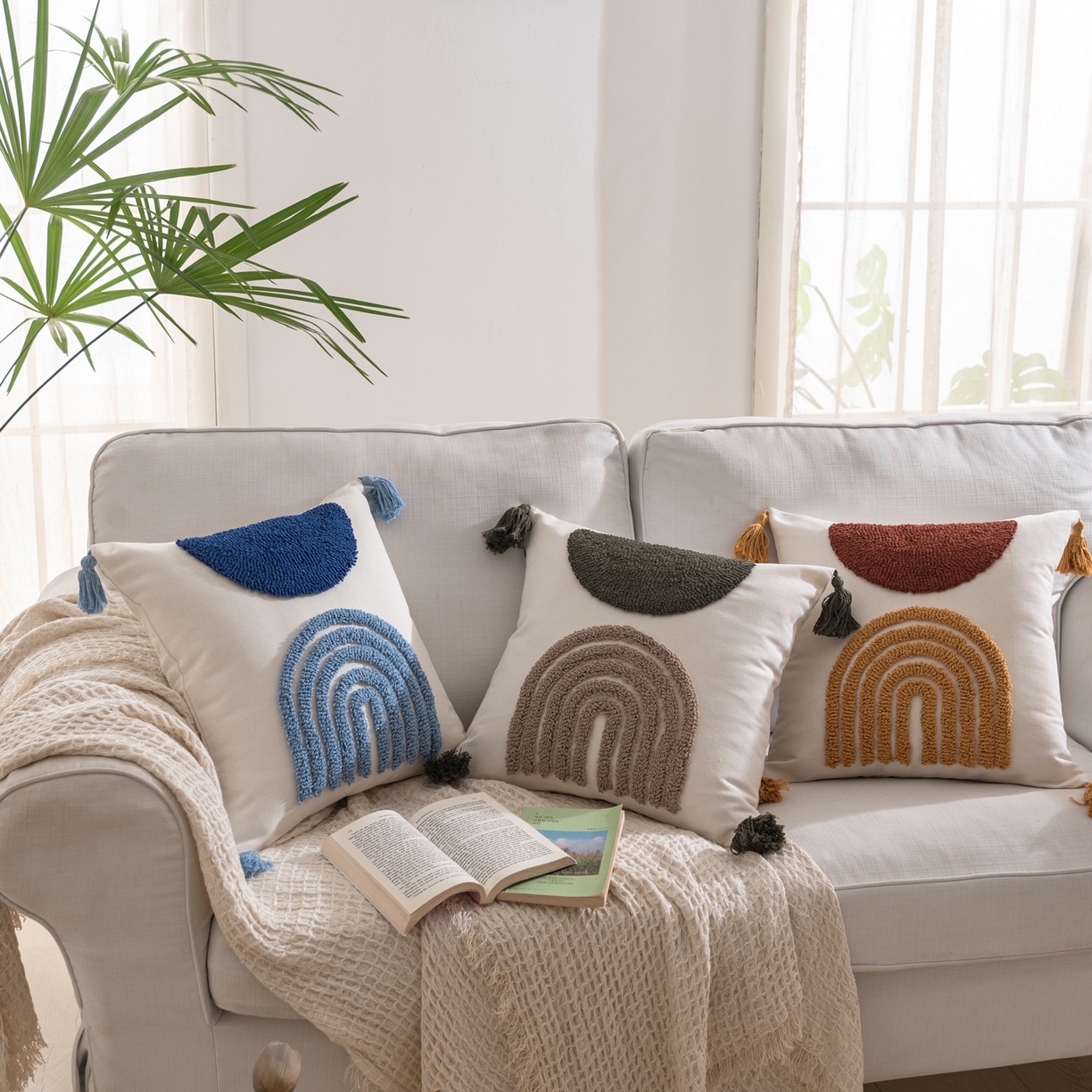 91家纺网 家纺一手货源 找家纺 博笔熊家纺 2025新款北欧绣花流苏抱枕 组合图仅供展示不可下单