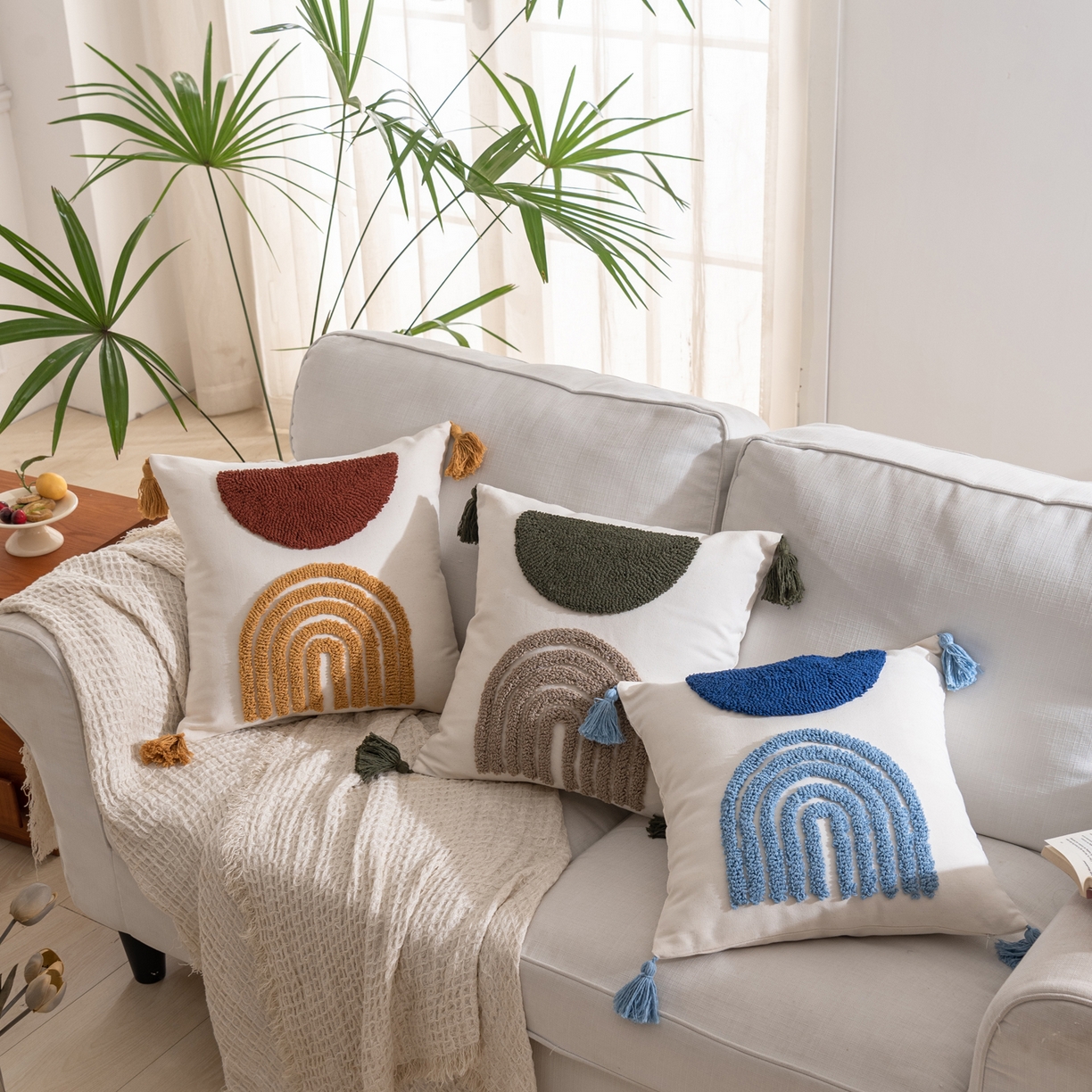 91家纺网 家纺一手货源 找家纺 博笔熊家纺 2025新款北欧绣花流苏抱枕 组合图仅供展示不可下单