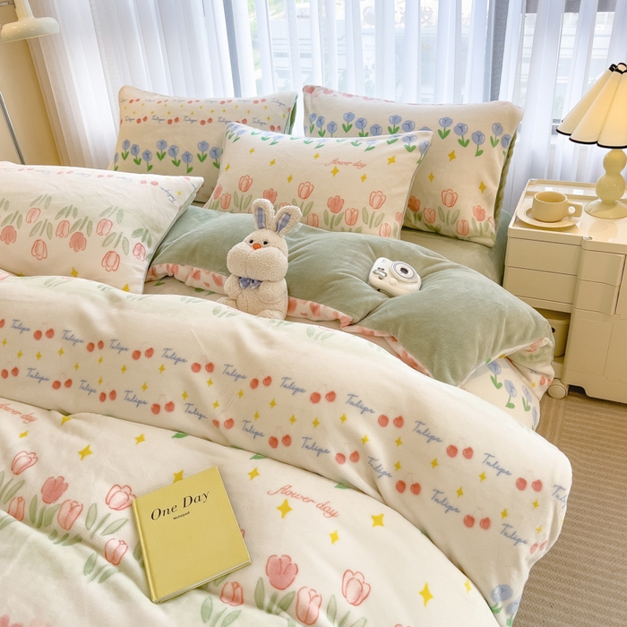 91家纺网 家纺一手货源 找家纺 印季家纺 2025新款加厚印花保暖牛奶绒四件套 花园集市