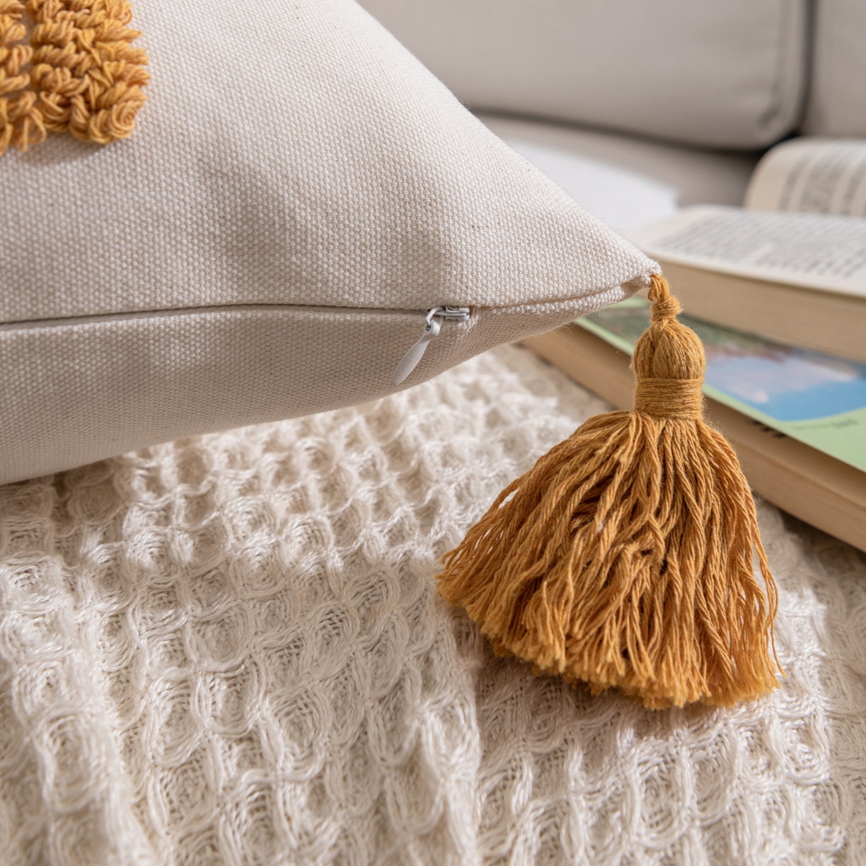 91家纺网 家纺一手货源 找家纺 博笔熊家纺 2025新款北欧绣花流苏抱枕 橘