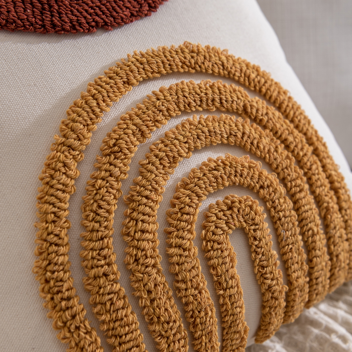 91家纺网 家纺一手货源 找家纺 博笔熊家纺 2025新款北欧绣花流苏抱枕 橘