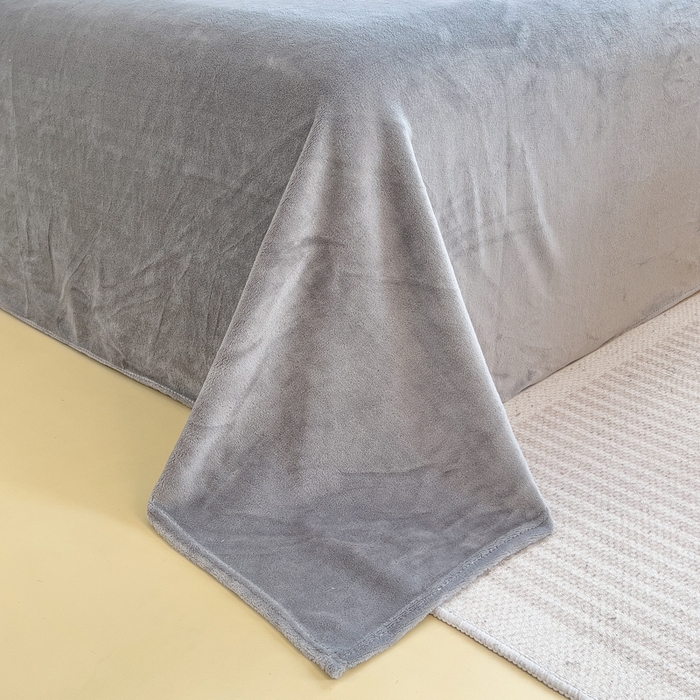 91家纺网 家纺一手货源 找家纺 印季家纺 2025新款加厚印花保暖牛奶绒四件套 绘心-米