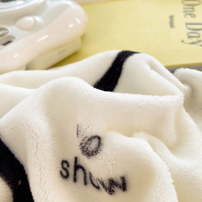 91家纺网 家纺一手货源 找家纺 印季家纺 2025新款加厚印花保暖牛奶绒四件套 绘心-米