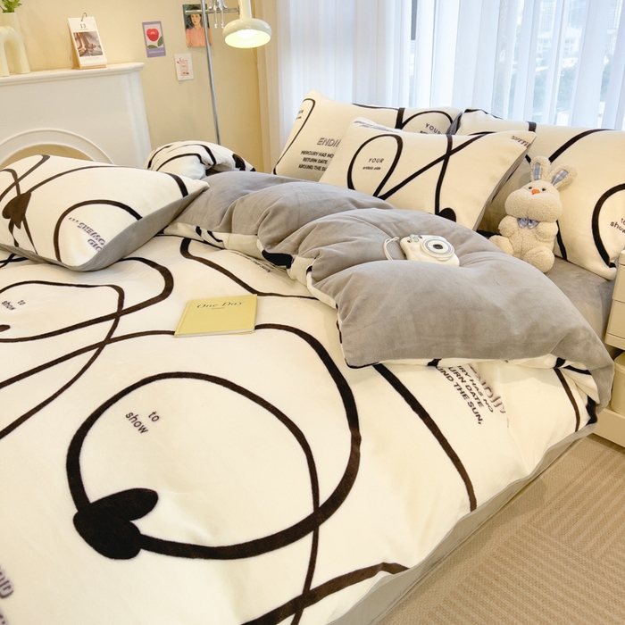 91家纺网 家纺一手货源 找家纺 印季家纺 2025新款加厚印花保暖牛奶绒四件套 绘心-米