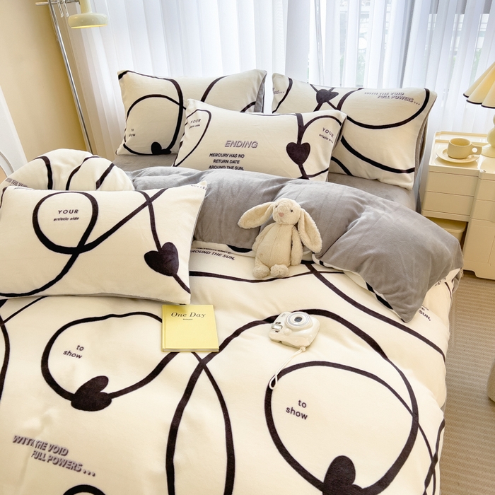 91家纺网 家纺一手货源 找家纺 印季家纺 2025新款加厚印花保暖牛奶绒四件套 绘心-米