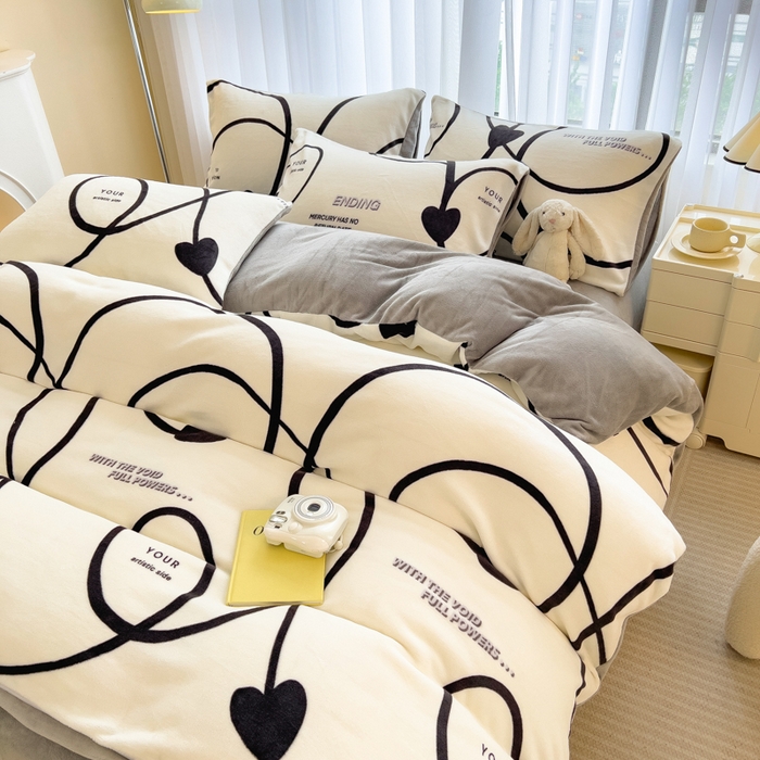 91家纺网 家纺一手货源 找家纺 印季家纺 2025新款加厚印花保暖牛奶绒四件套 绘心-米