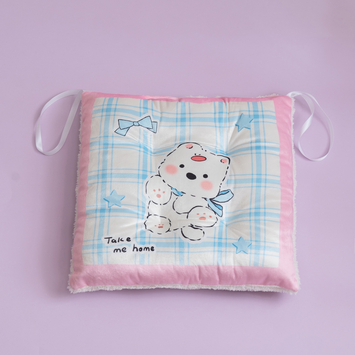 91家纺网 家纺一手货源 找家纺 博笔熊家纺 2025新款双面卡通坐垫 格子西高地