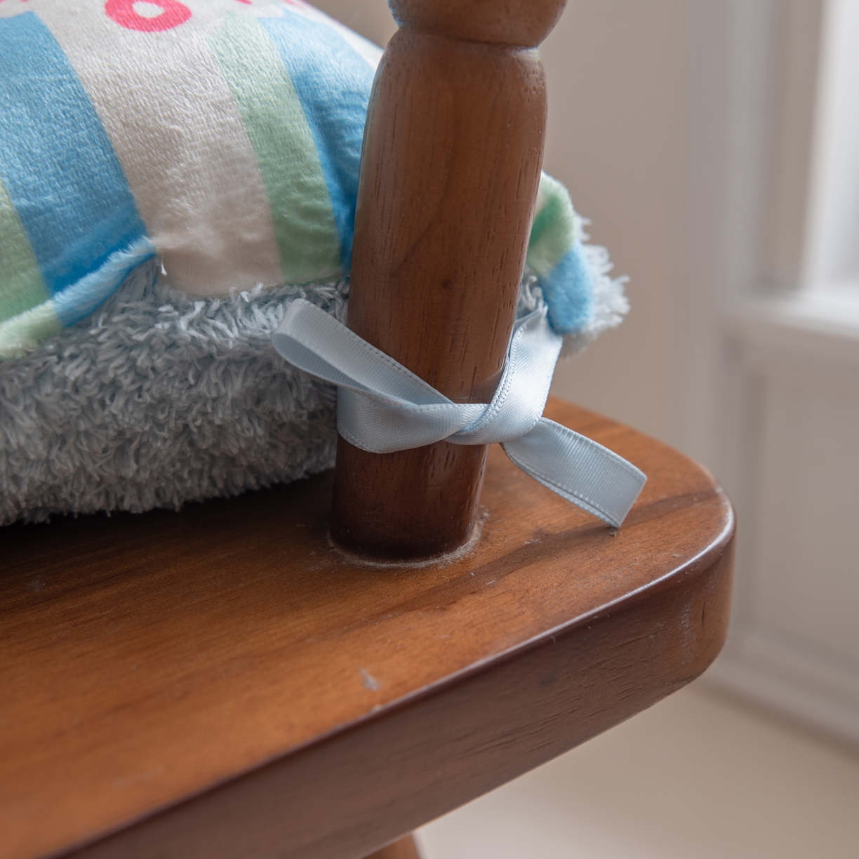 91家纺网 家纺一手货源 找家纺 博笔熊家纺 2025新款双面卡通坐垫 围脖西高地